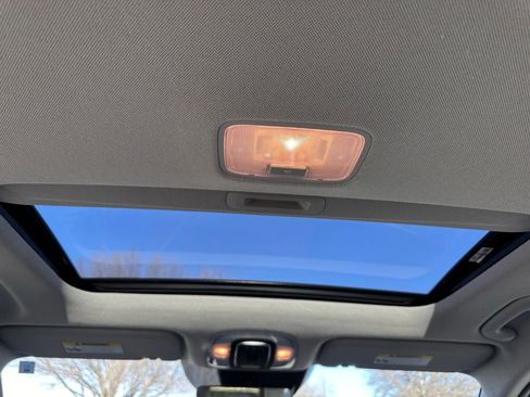 Used 2023 Hyundai Elantra Limited image 17