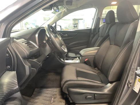 Used 2023 Subaru Ascent Premium image 5