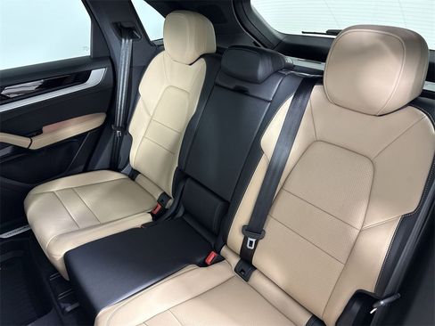 New 2026 Porsche Cayenne image 22