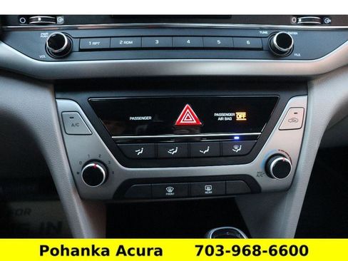 Used 2017 Hyundai Elantra SE image 15