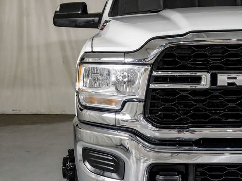 Used 2022 RAM 3500 Tradesman RWD image 29