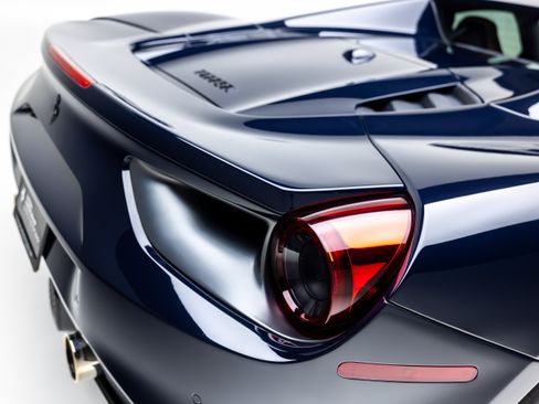 Used 2018 Ferrari 488 Spider RWD image 18