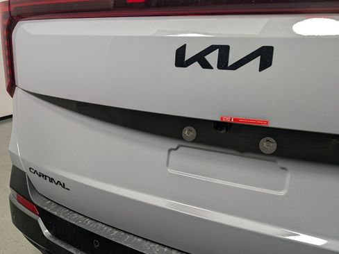 New 2026 Kia Carnival SX Prestige FWD image 8