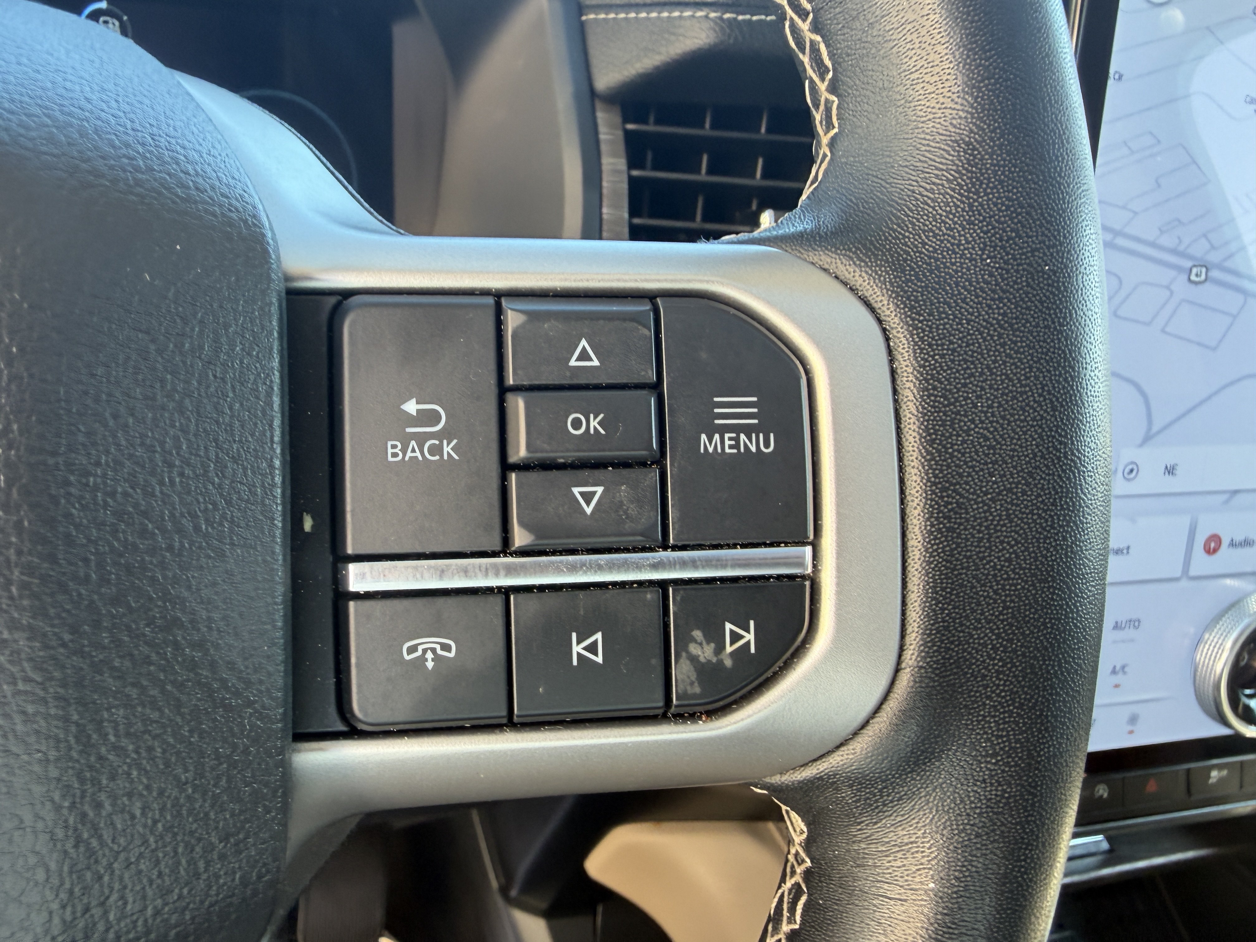 Used 2023 Ford Expedition Limited AWD/4WD image 32