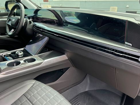 Certified 2025 Cadillac Escalade V w/ LPO, ONYX Package AWD/4WD image 26