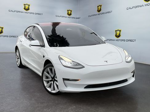 Used 2017 Tesla Model 3 Long Range RWD image 3
