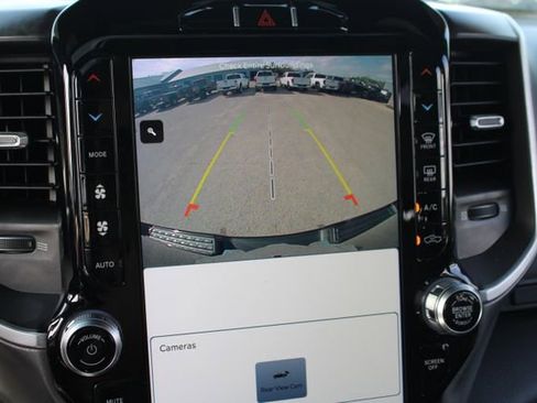 Used 2022 RAM 1500 Big Horn image 24