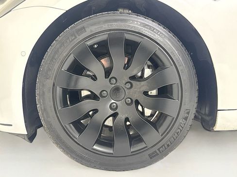 Used 2021 Tesla Model 3 Standard Range Plus image 30