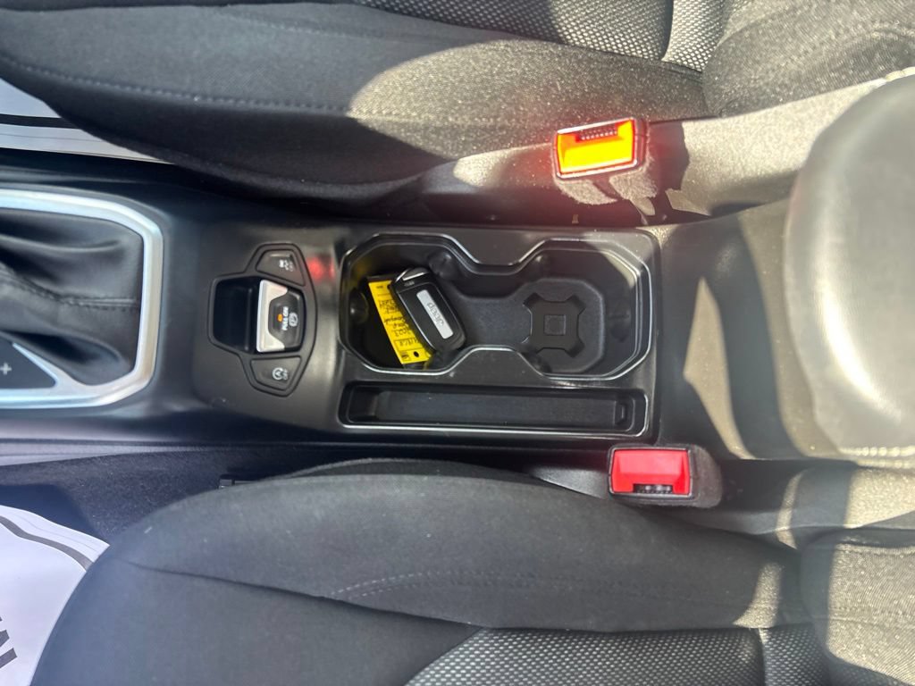 Used 2023 Jeep Renegade Latitude AWD/4WD image 29
