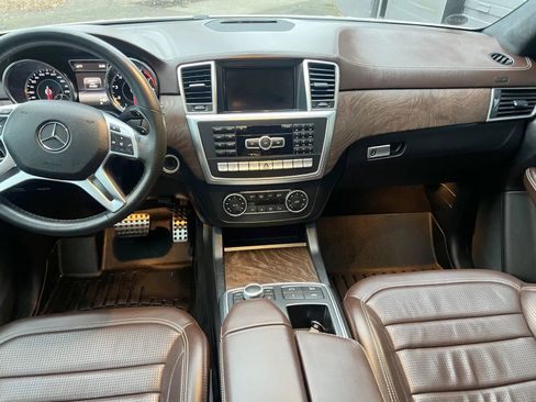 Used 2015 Mercedes-Benz ML 63 AMG 4MATIC image 19