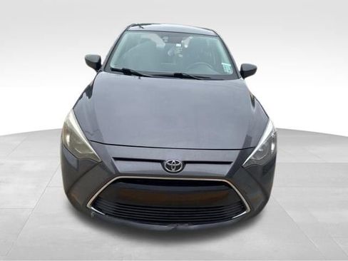 Used 2017 Toyota Yaris iA image 2