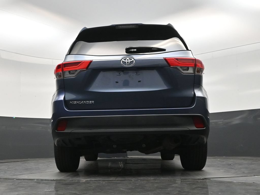 Used 2018 Toyota Highlander LE FWD image 23