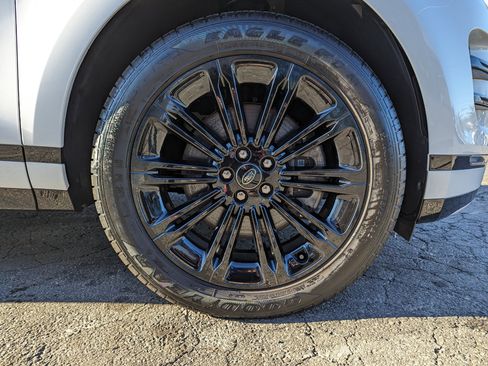 Used 2024 Land Rover Range Rover Evoque Dynamic SE image 49