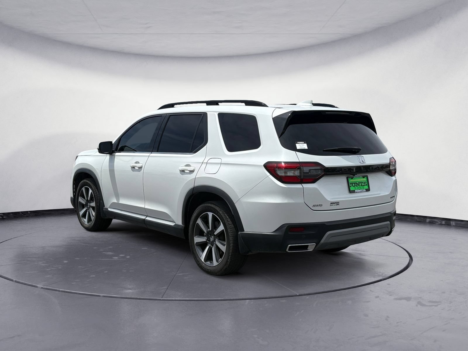 Used 2023 Honda Pilot Touring image 3