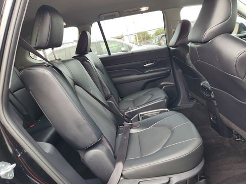 Certified 2025 Toyota Grand Highlander AWD image 33