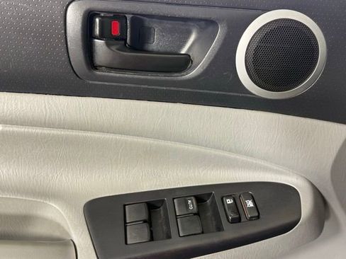 Used 2015 Toyota Tacoma PreRunner image 12