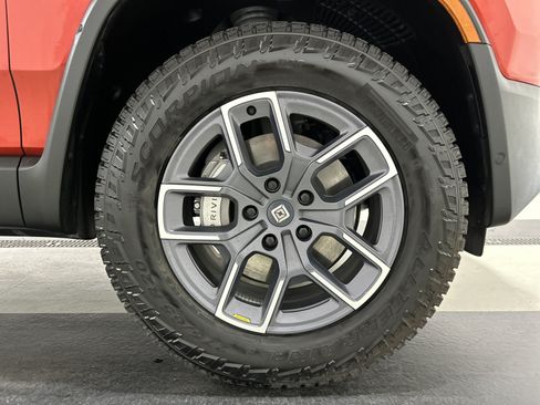 Used 2023 Rivian R1T Adventure Dual AWD/4WD image 11