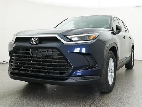 New 2026 Toyota Grand Highlander XLE FWD image 32