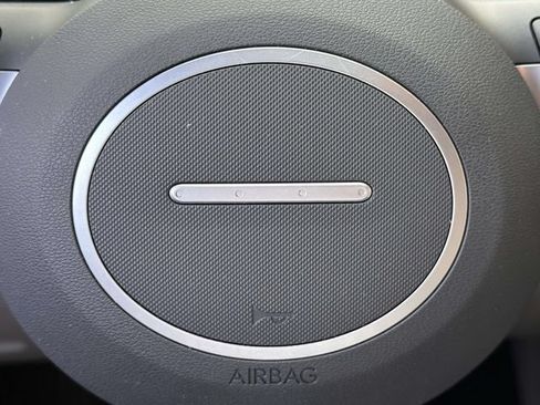 Used 2024 Hyundai Kona SE FWD image 27