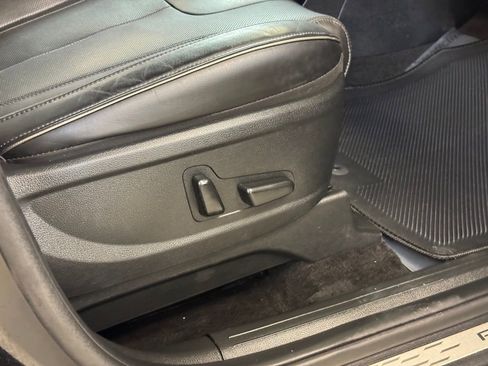 Used 2022 Hyundai Palisade Calligraphy image 30