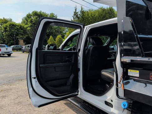 Used 2022 RAM 3500 Tradesman w/ Chrome Appearance Group AWD/4WD image 27