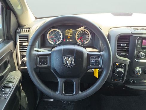 Used 2019 RAM 1500 Express AWD/4WD image 10