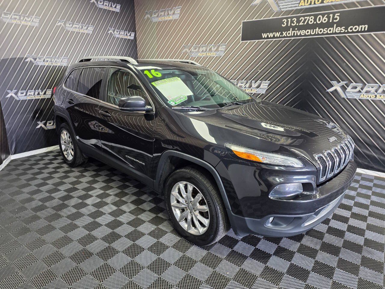 Used 2016 Jeep Cherokee Limited AWD/4WD image 9