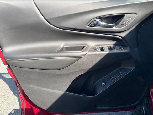 Used 2018 Chevrolet Equinox Premier AWD/4WD image 26