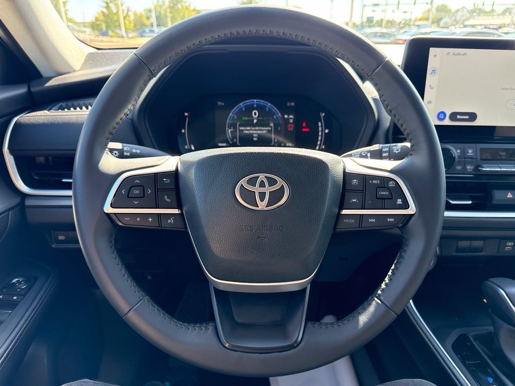 Used 2026 Toyota Grand Highlander AWD image 12