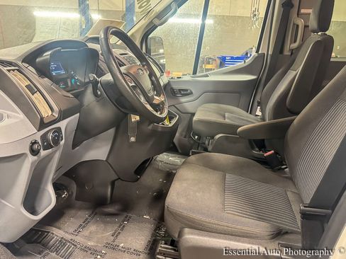 Used 2019 Ford Transit 150 XLT image 9