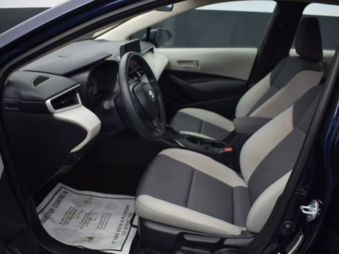 Used 2025 Toyota Corolla LE w/ LE Premium Package image 13
