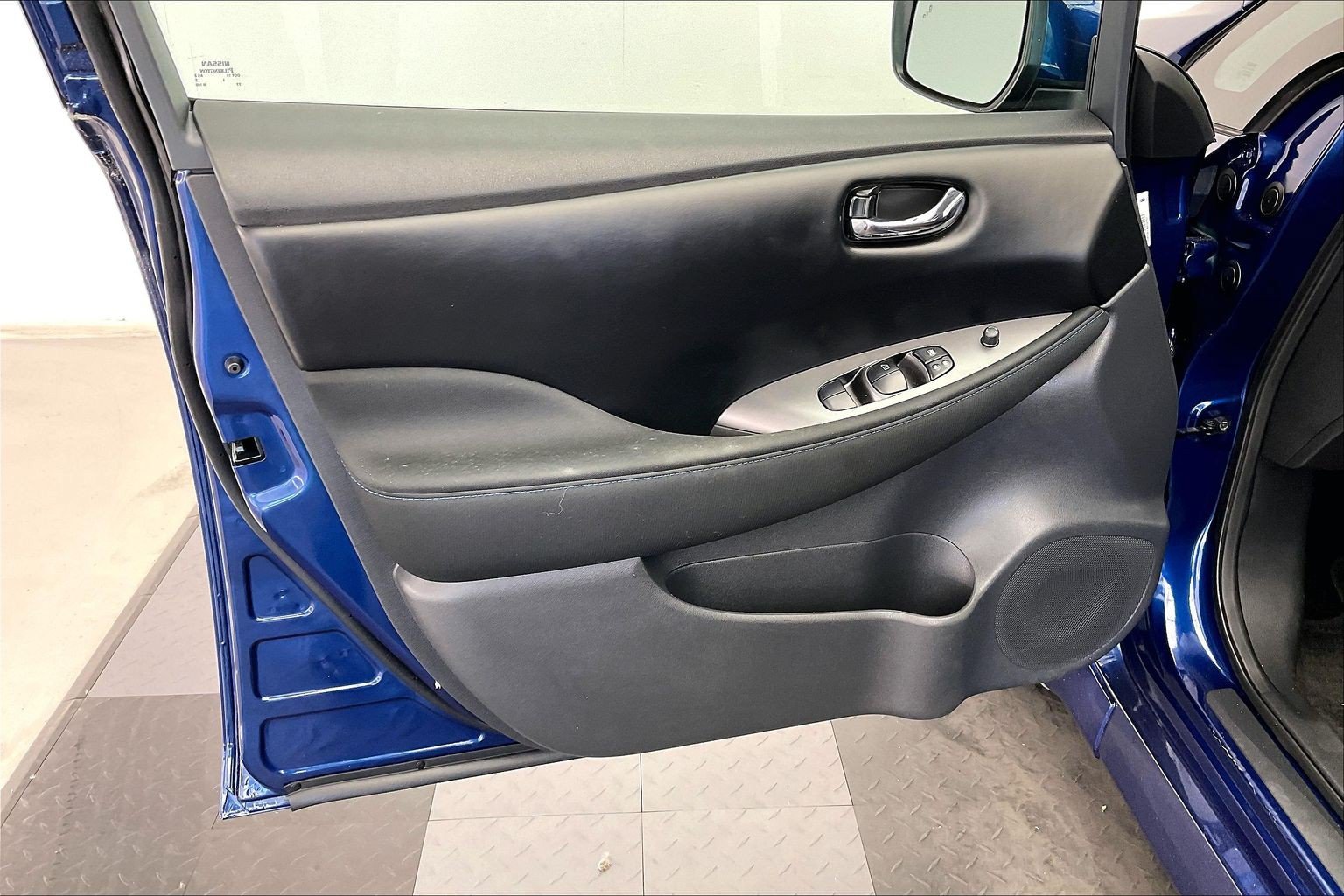 Used 2024 Nissan Leaf S FWD image 25