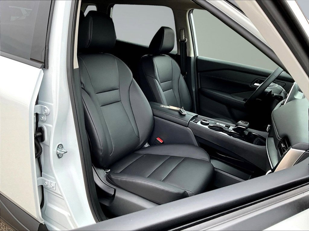 New 2026 Nissan Rogue Dark Armor AWD/4WD image 30
