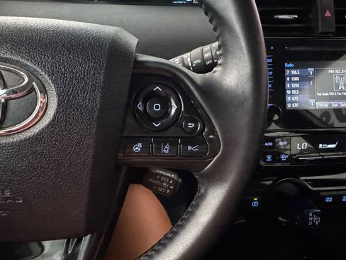 Used 2019 Toyota Prius XLE image 19