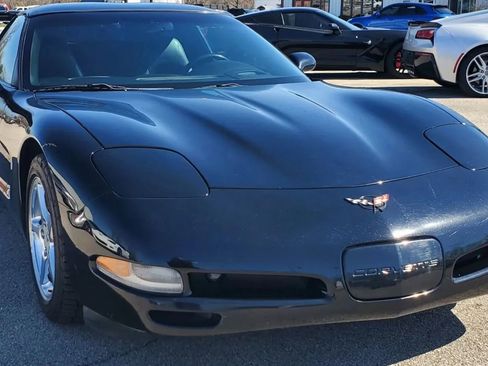 Used 2004 Chevrolet Corvette Coupe w/ Preferred Equipment Group image 23