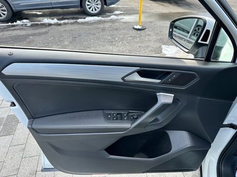 Used 2022 Volkswagen Tiguan S image 10