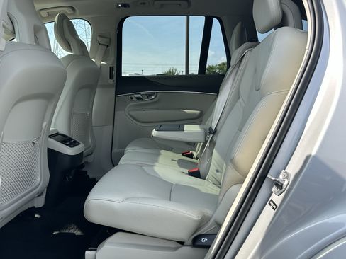 Used 2020 Volvo XC90 T6 Momentum AWD/4WD image 19