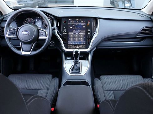 Used 2025 Subaru Outback Premium image 25