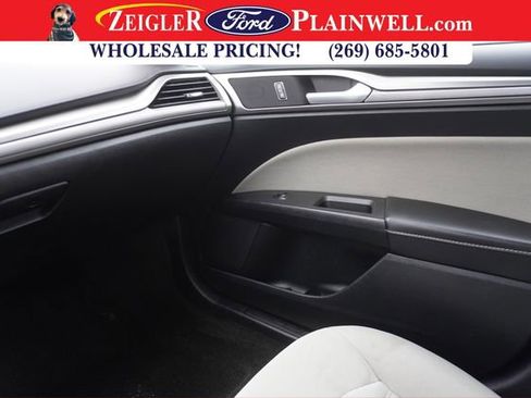 Used 2018 Ford Fusion S image 29