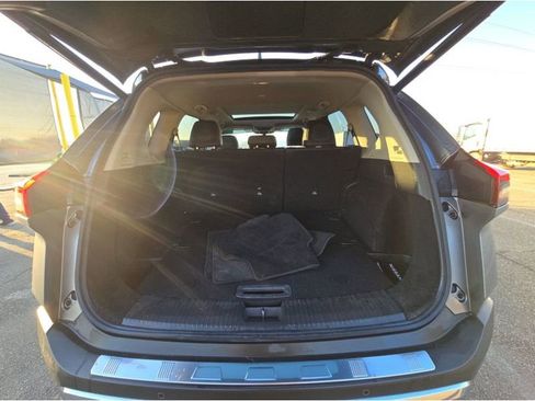 Used 2022 Nissan Rogue Platinum w/ Head-Up Display Package image 10