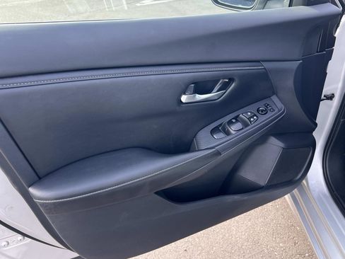 Used 2022 Nissan Sentra SV image 4