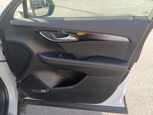 Used 2025 Buick Envision Preferred image 24