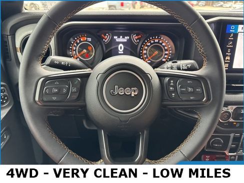 Used 2024 Jeep Wrangler Willys image 5