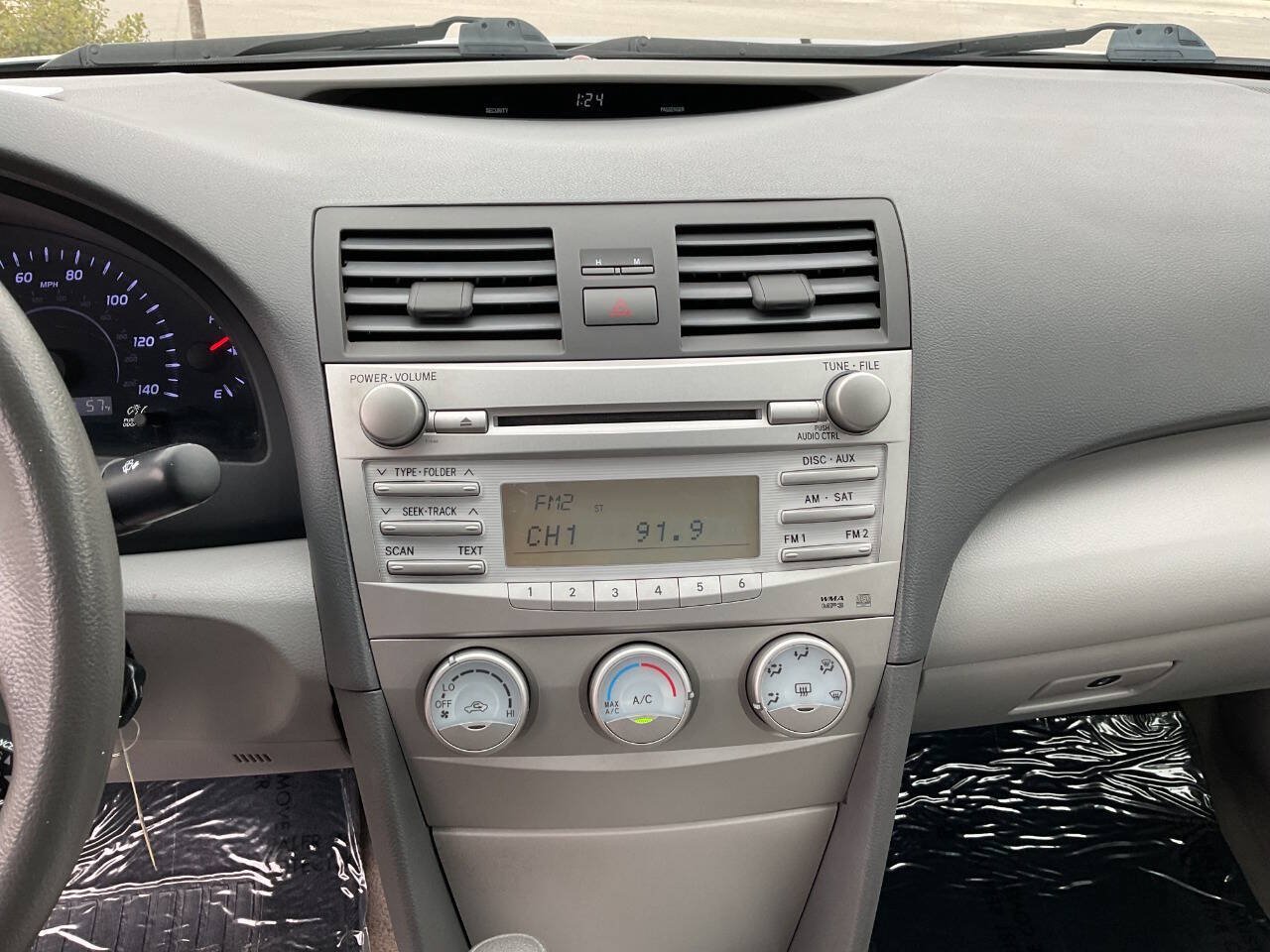 Used 2011 Toyota Camry LE FWD image 20