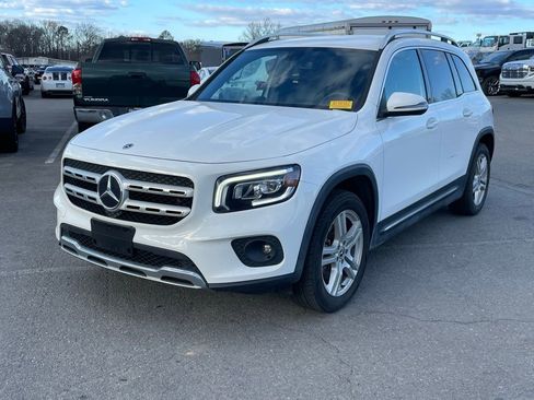 Used 2022 Mercedes-Benz GLB 250 image 3