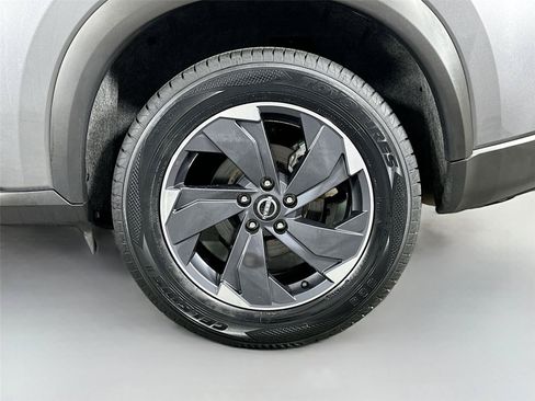 Used 2024 Nissan Rogue SV AWD/4WD image 28