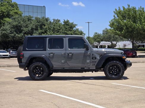 Used 2022 Jeep Wrangler Unlimited Sport AWD/4WD image 7