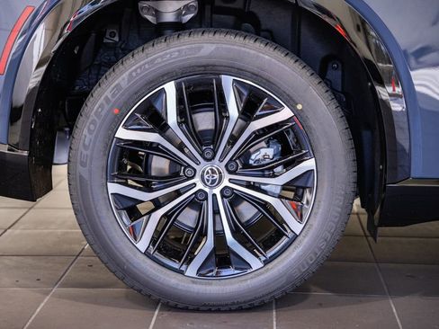 New 2026 Toyota Crown Signia XLE image 18