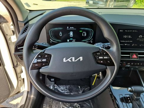 Used 2025 Kia Niro LX FWD image 22