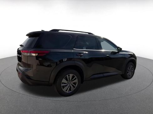 Used 2025 Nissan Pathfinder SV FWD image 15